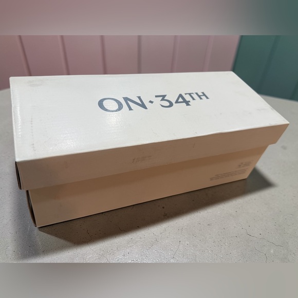 On 34th Size 8 Jazminn Bow Slide on Sandals BRAND NEW IN BOX! - Picture 9 of 9